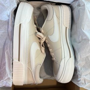 Women’s Nike Court Legacy Lift “Pearl White” NIB